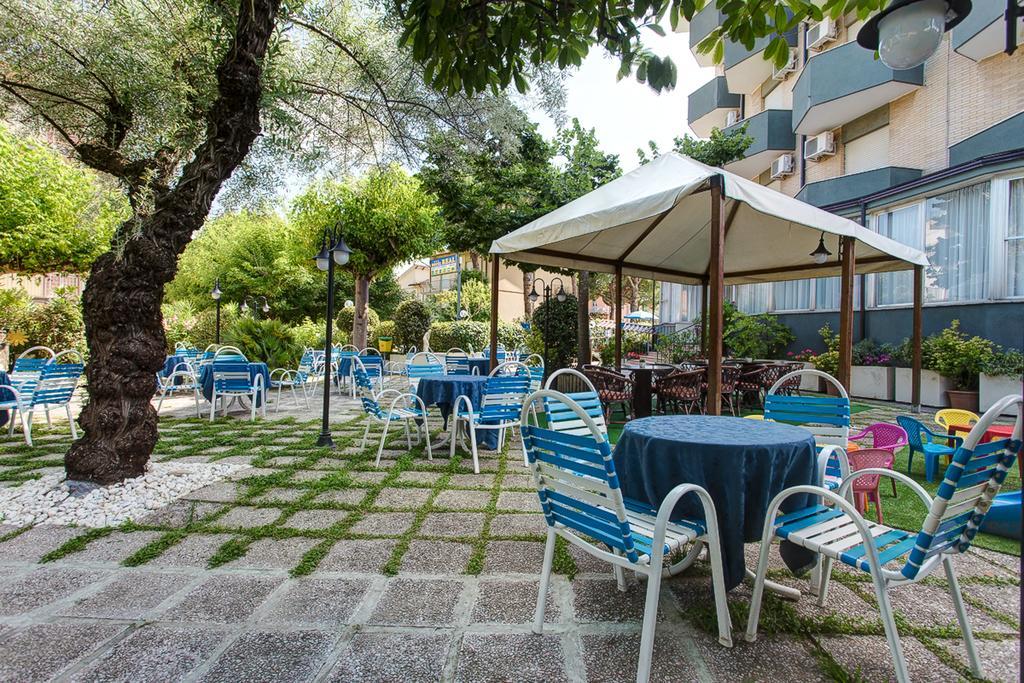 Hotel Real Cervia Exterior photo