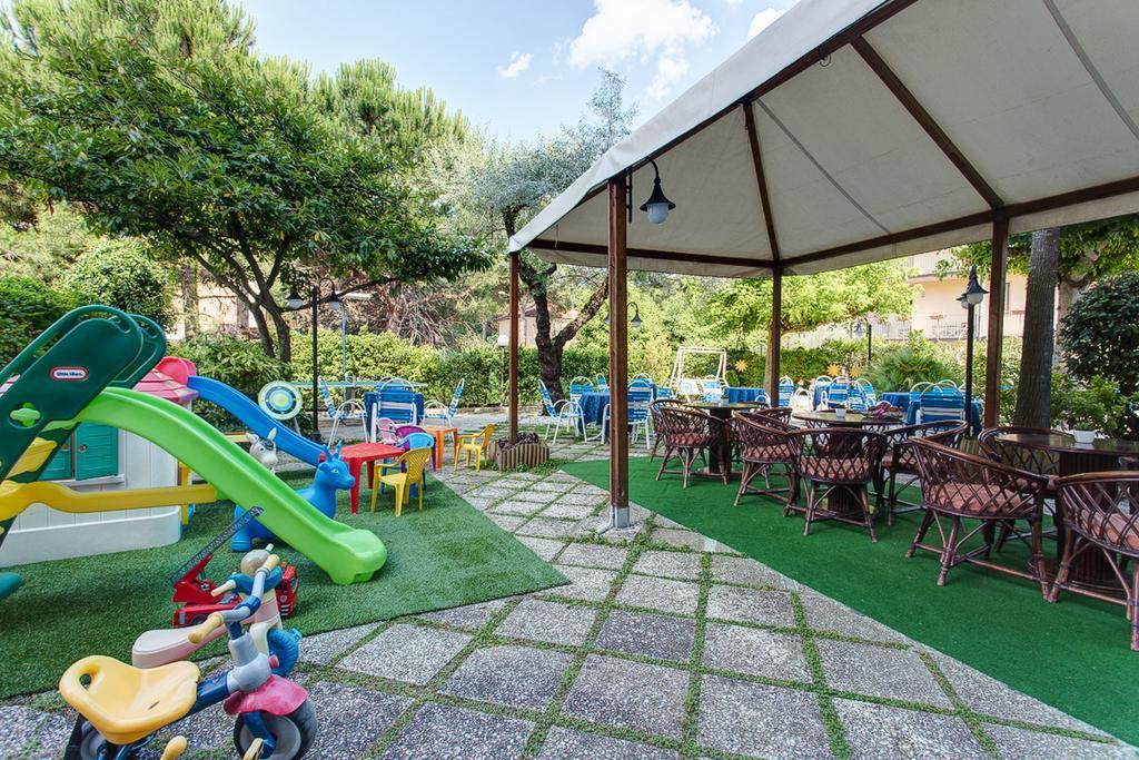 Hotel Real Cervia Exterior photo